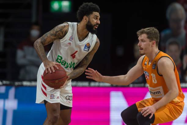 球迷争相讨 球迷争相讨